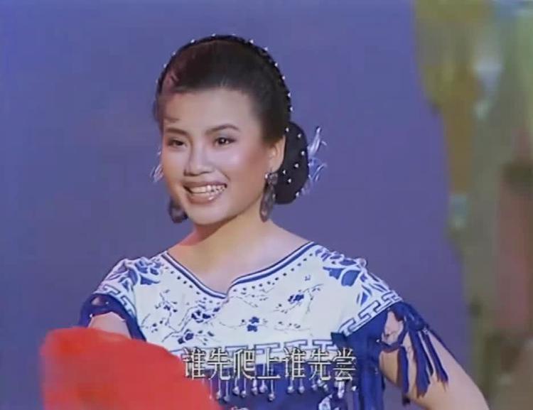 回顾张也55岁还未婚和62岁的吕继宏互相陪伴多年不结婚也幸福