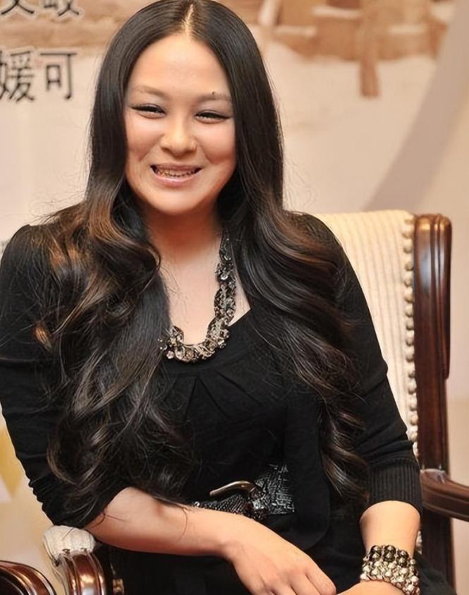 回顾年轻时美的惊艳老了胖成土肥圆这5位发福女星各有苦衷