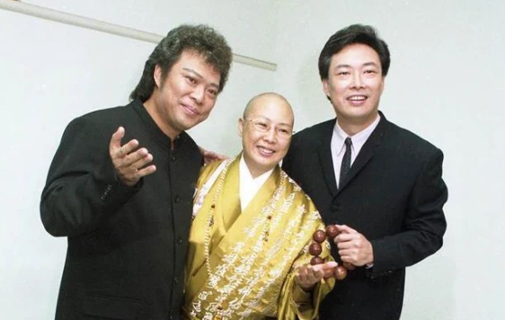 回顾67岁费玉清近况曝光与未婚妻有缘无分曾为姐姐还债