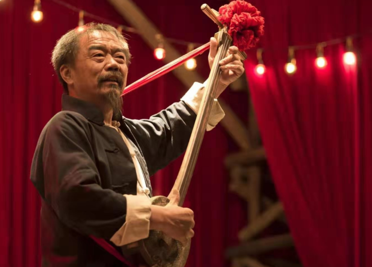 回顾:演员尚铁龙,16岁演老头年龄颜值限制不了戏路,68岁依旧发光