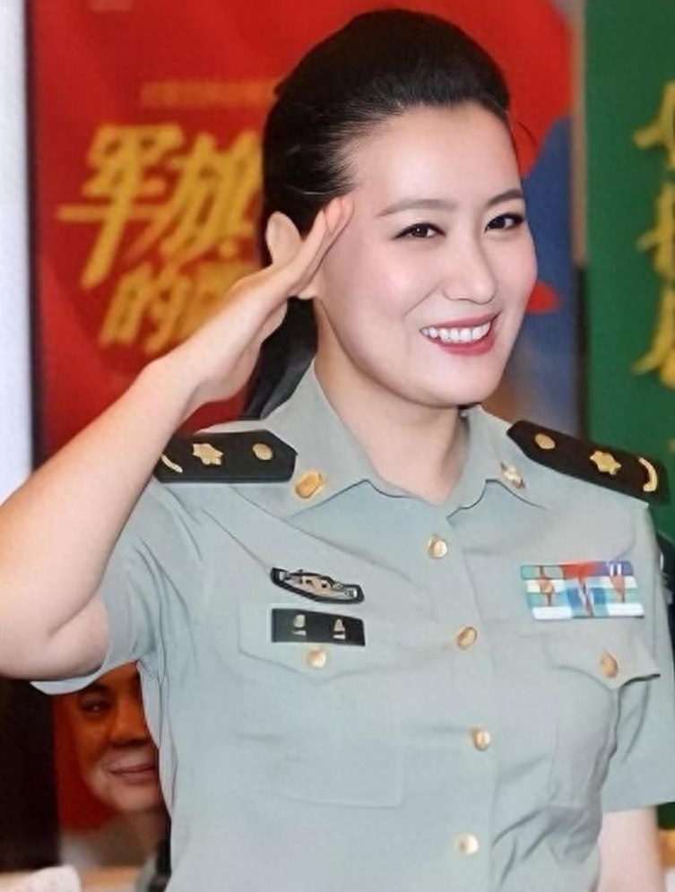 回顾谭晶坚持音乐梦低调嫁大9岁院士生双胞胎幸福美满