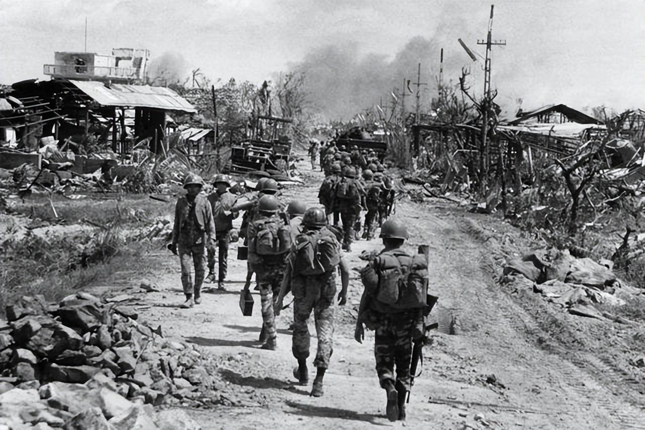 1979年邓公访美苏联趁机在边境屯兵却被邓公一句玩笑话吓走