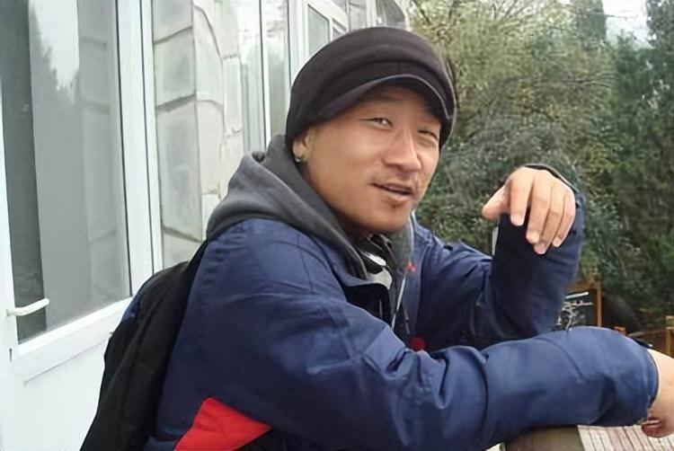 回顾李彧因300万差点跟父亲反目娶小16岁娇妻如今学会享受