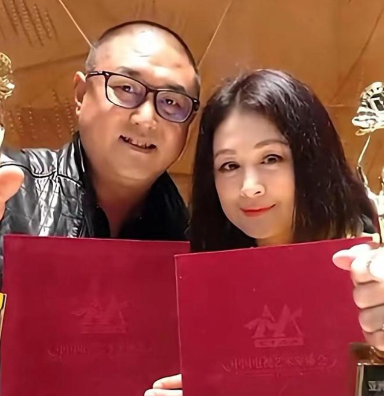 回顾无儿无女于月仙去世两年后丈夫张学松的选择令人泪目