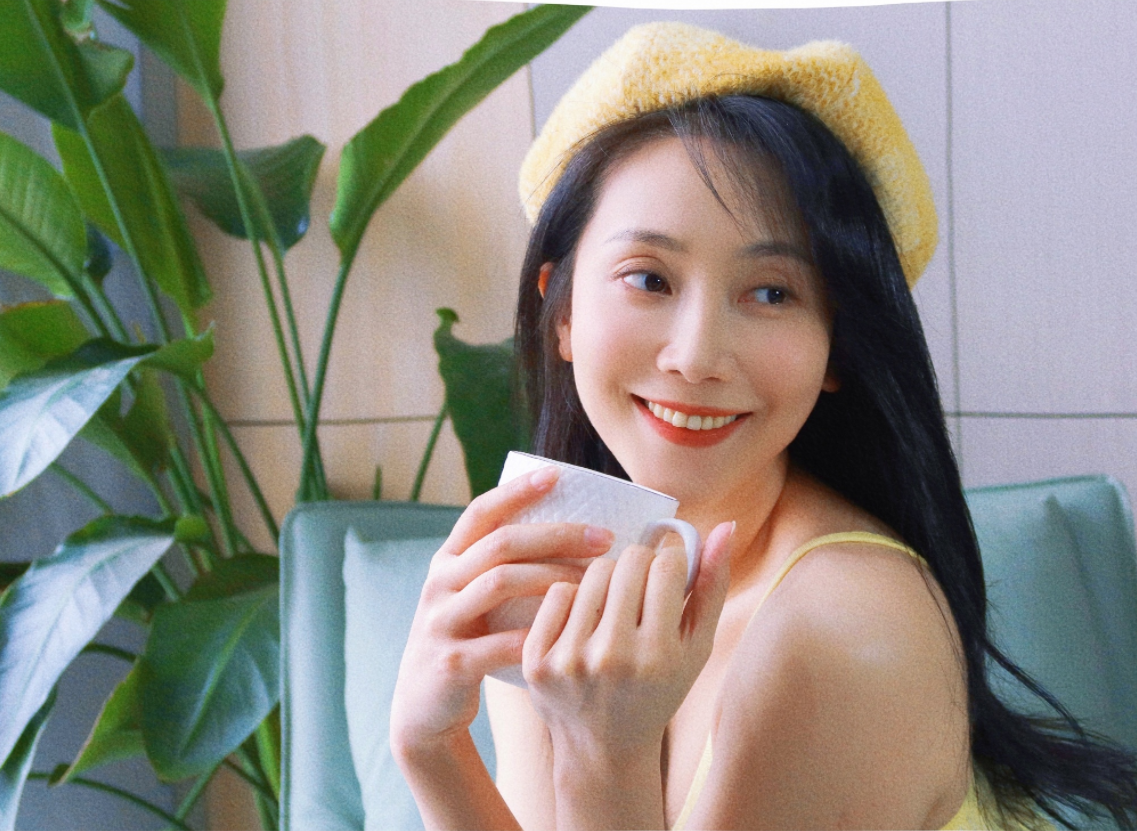 回顾她被称演艺界小魔女出道16年不温不火有好老公和帅儿子