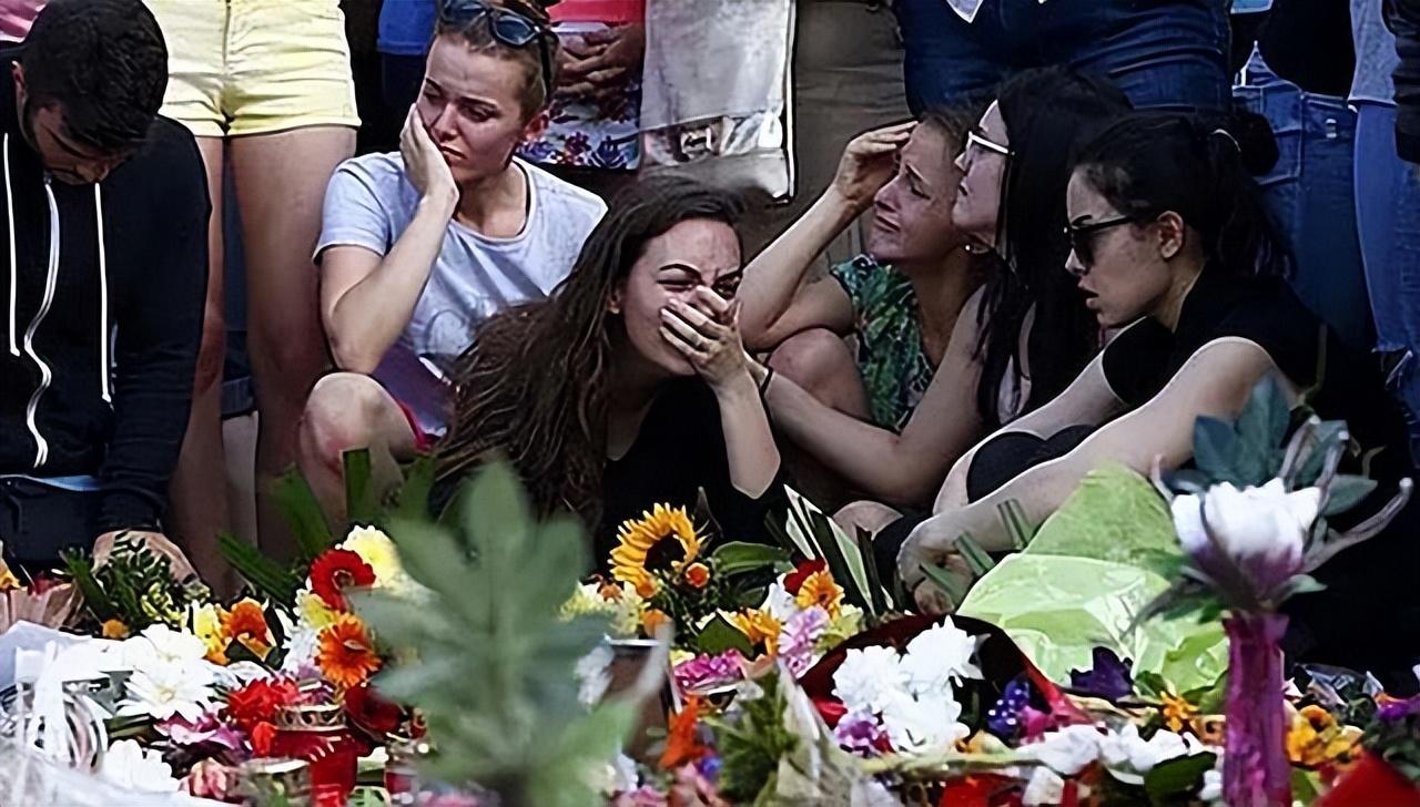 美女特工引爆汽车炸弹阿拉法特接班人浑身是血几小时后身亡