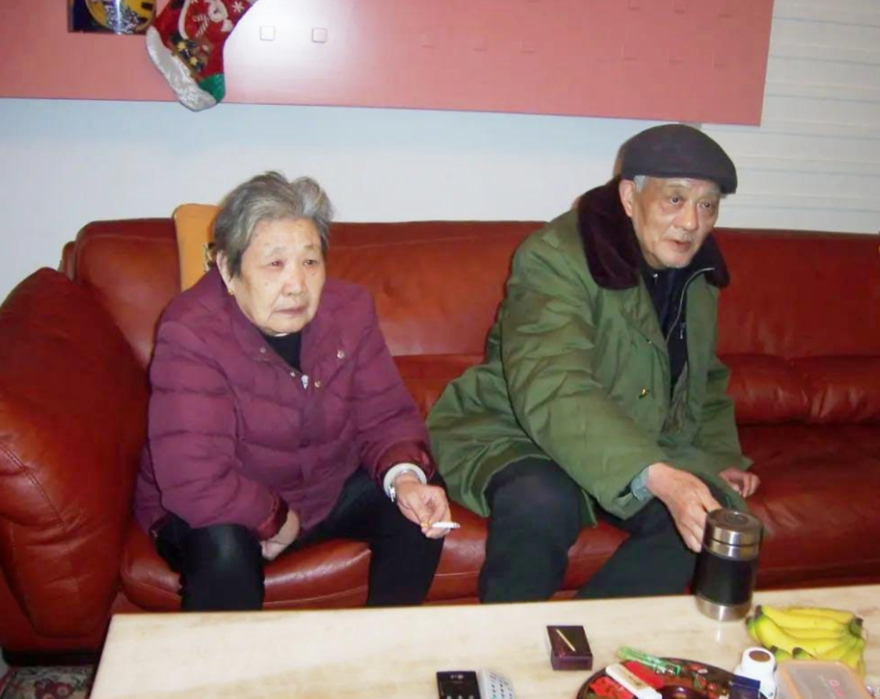 黄梅戏韩军父母图片
