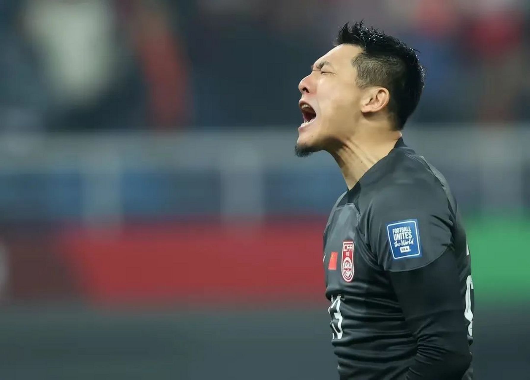 王大雷世预赛大放异彩,却遭地域球迷攻击!性格直爽的他从不忍气吞声.