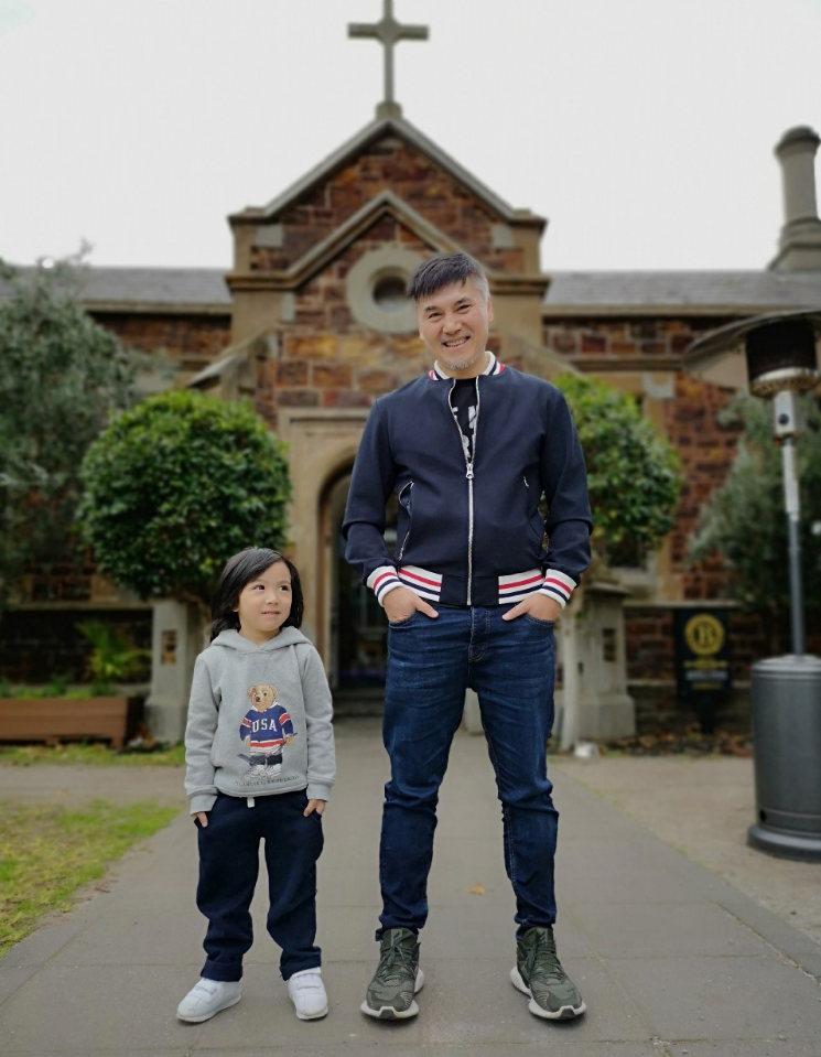 回顾淳于珊珊他55岁宝刀未老娶富家女生四子一家人乐融融