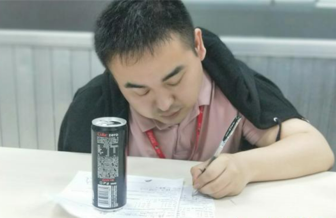 2008年汶川地震中可乐男孩薛枭因重伤截肢如今怎么样了