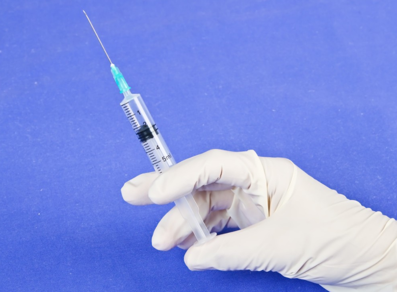 2002年女护士给同事注射不明液体致死法庭上笑称开玩笑而已