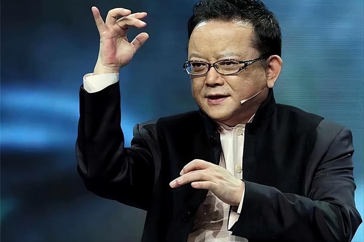 回顾60岁有儿子的王刚本以为可以安度晚年但如今情况让人感叹