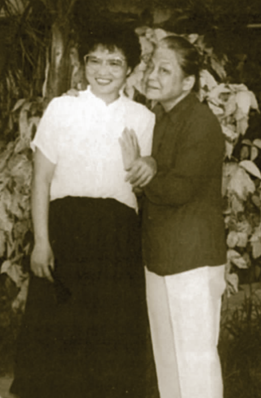 1981年沈醉与前妻阔别30多年重逢告诉前妻现任叫我三哥吧