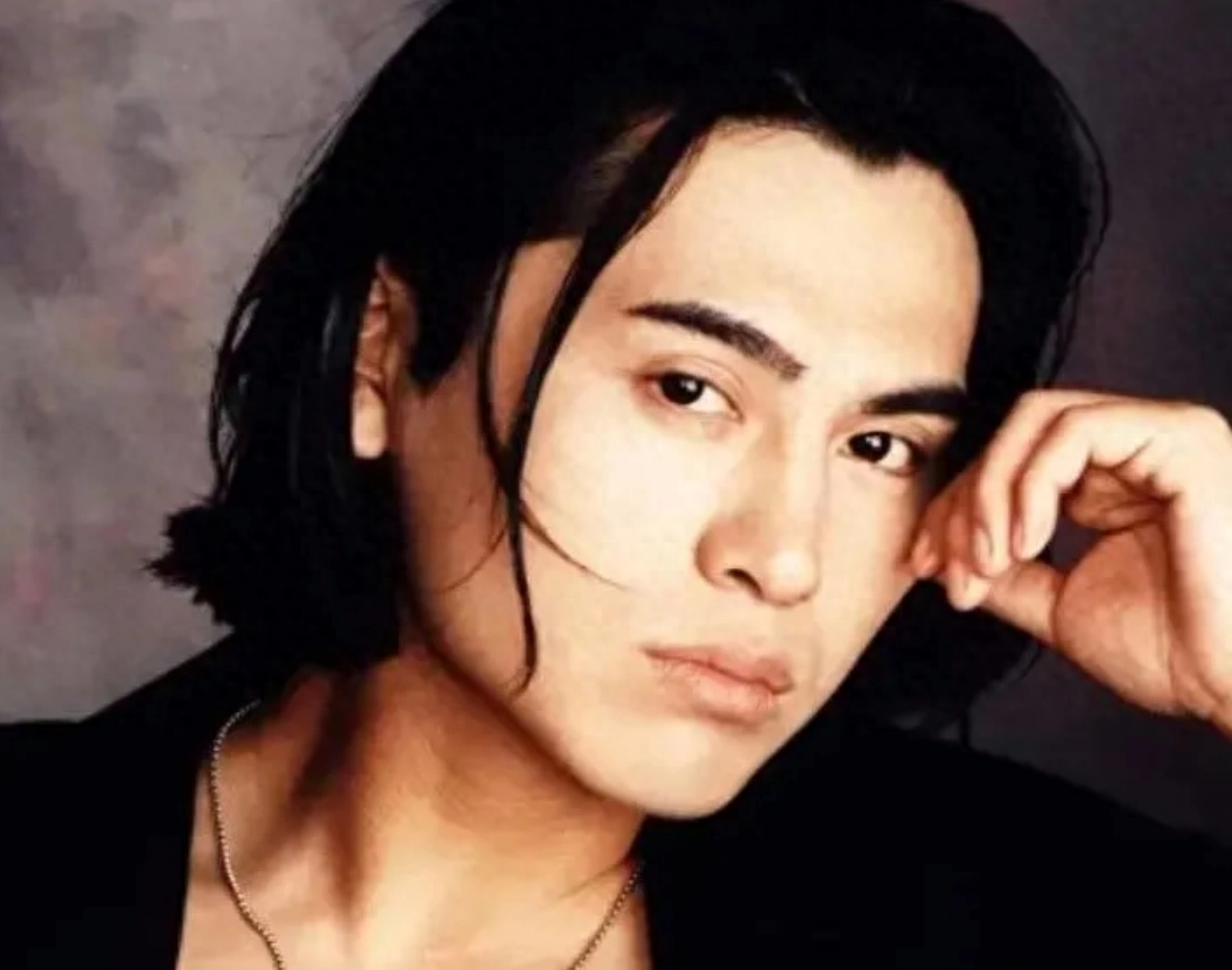 回顾淳于珊珊他55岁宝刀未老娶富家女生四子一家人乐融融