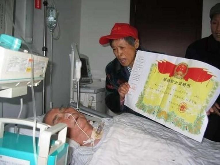 史洪全去世之后,史庆云便找到了自己的养母,希望可以知晓当年的一些