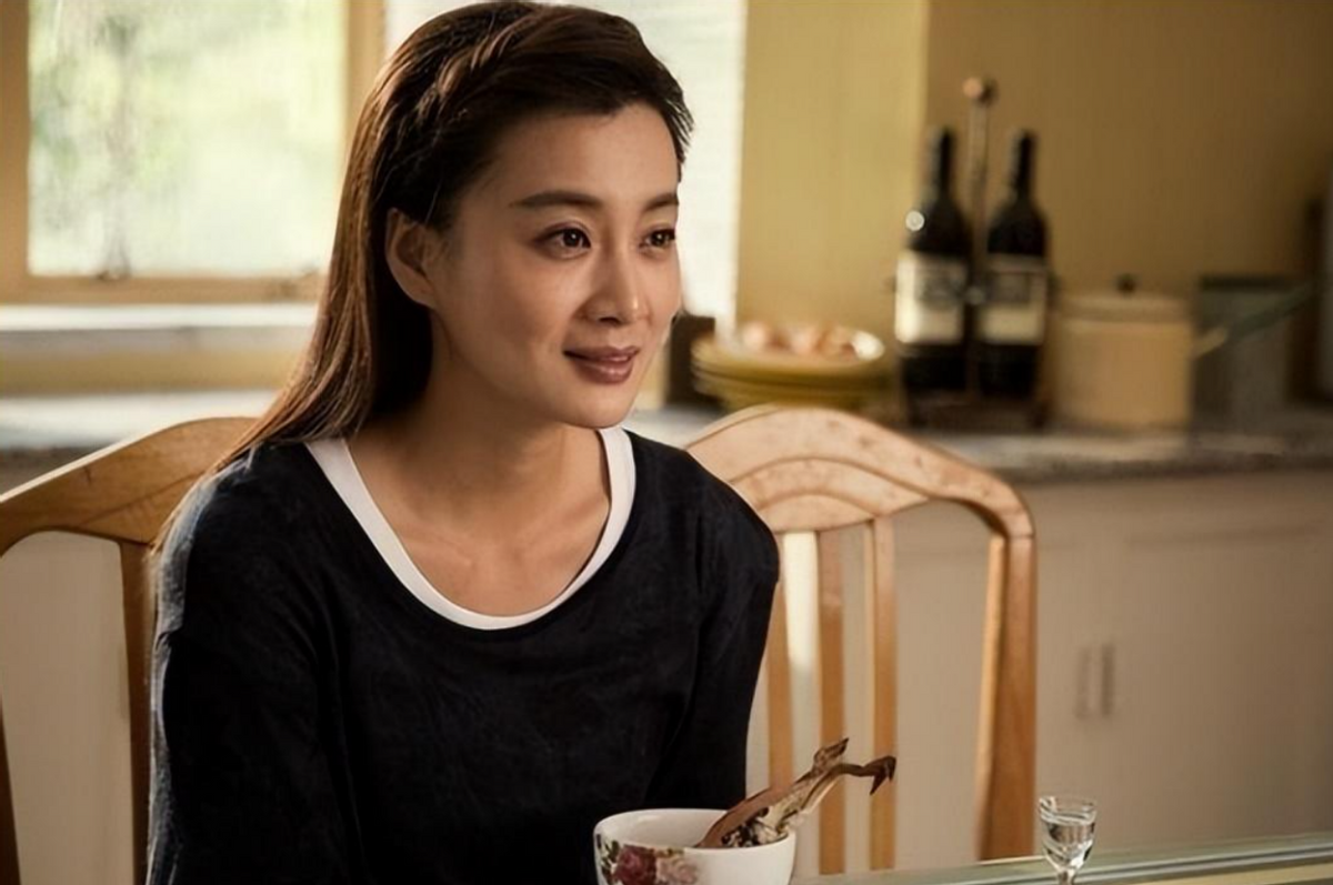 徐梵溪14岁出道3次上春晚男友花5亿娶闺蜜如今40岁未婚未育