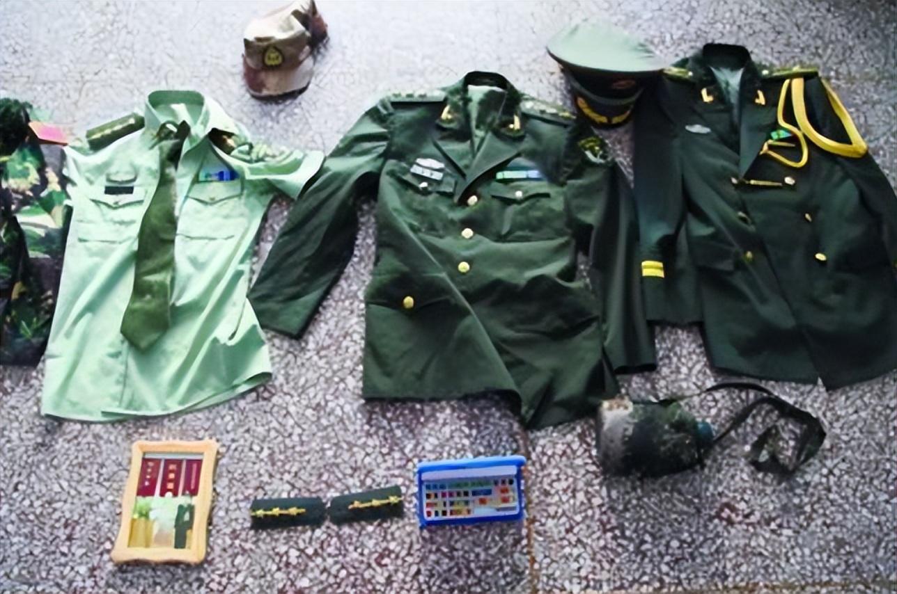 回顾假少将董大维行骗300多万因入戏太深而被捕下场如何