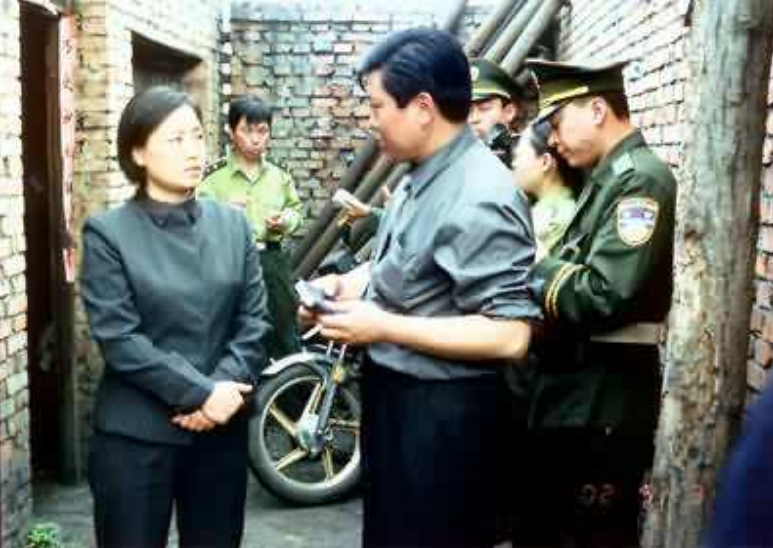 1983年毕业后,任长霞被分配到了郑州市公安局中原分局从事预审工作.