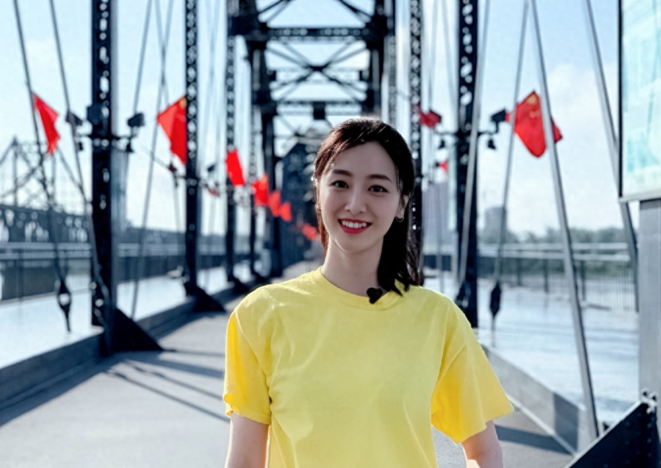 当然作为演员,还是得靠演技说话,这一点叶青自然明白.