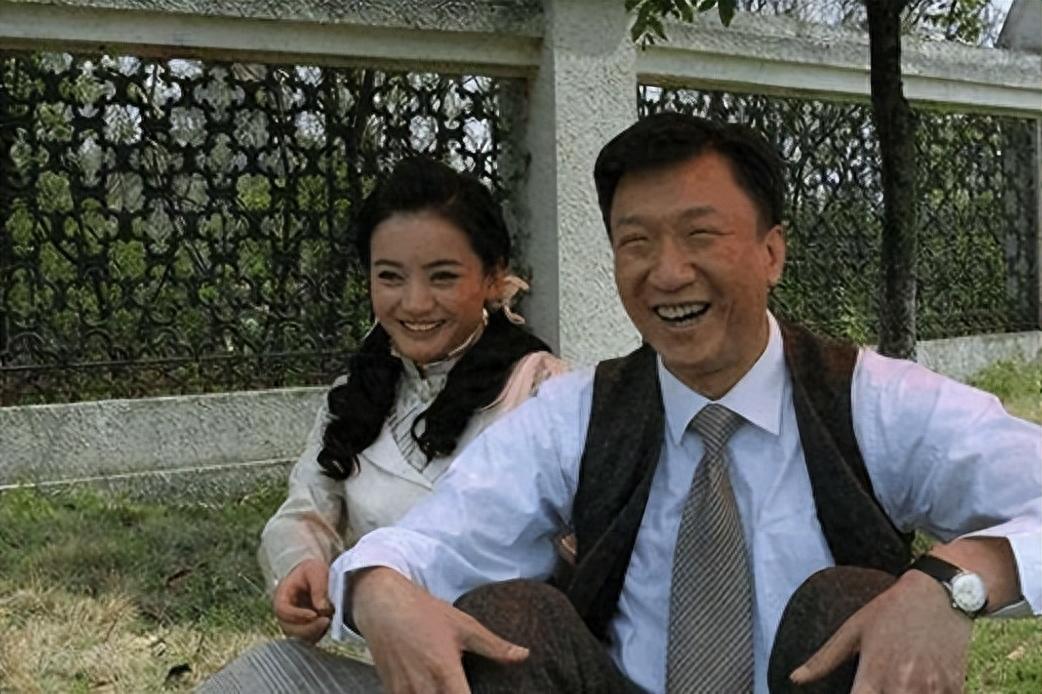 回顾朱杰戏红人不红不靠炒作提升热度看老公是谁就明白了