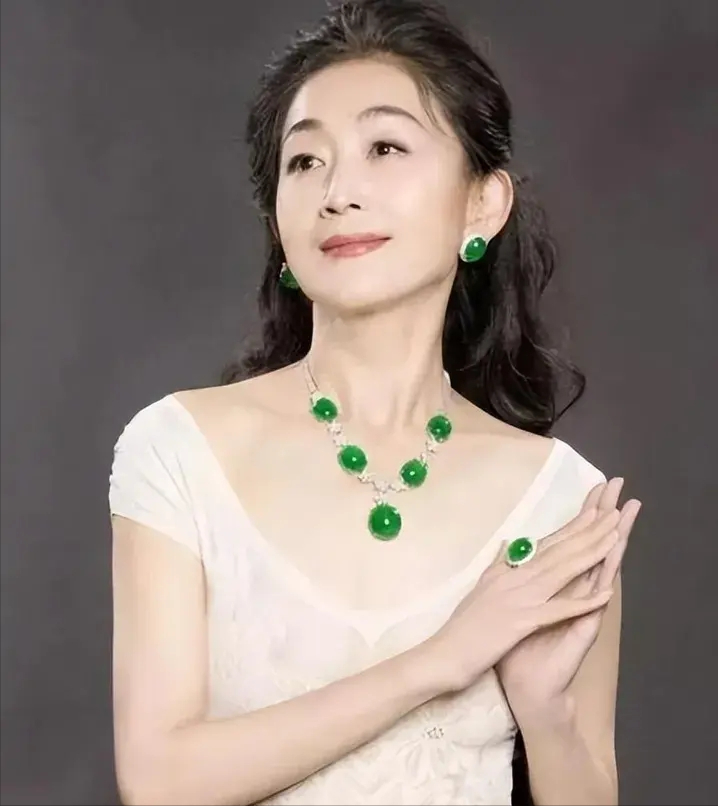 回顾:陈瑾:20年不吃米饭,和亲哥哥不婚不育相伴终生