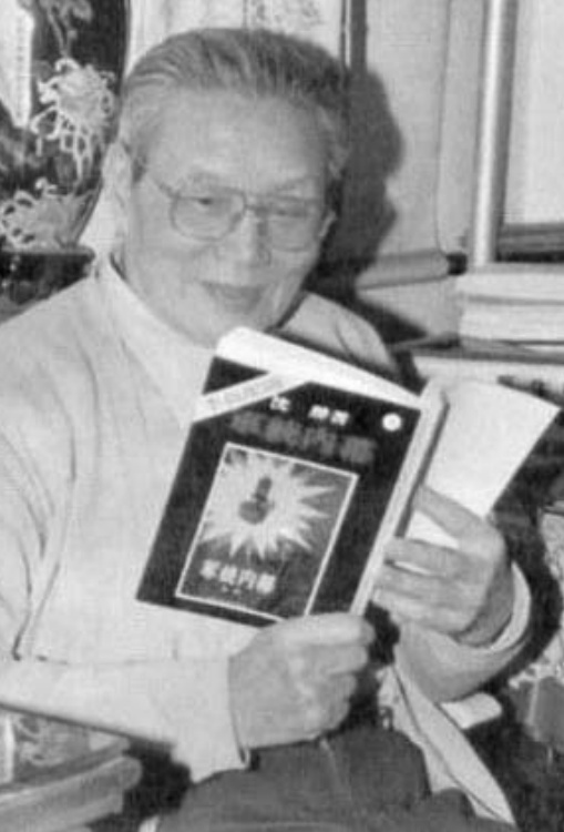 1981年沈醉与前妻阔别30多年重逢告诉前妻现任叫我三哥吧