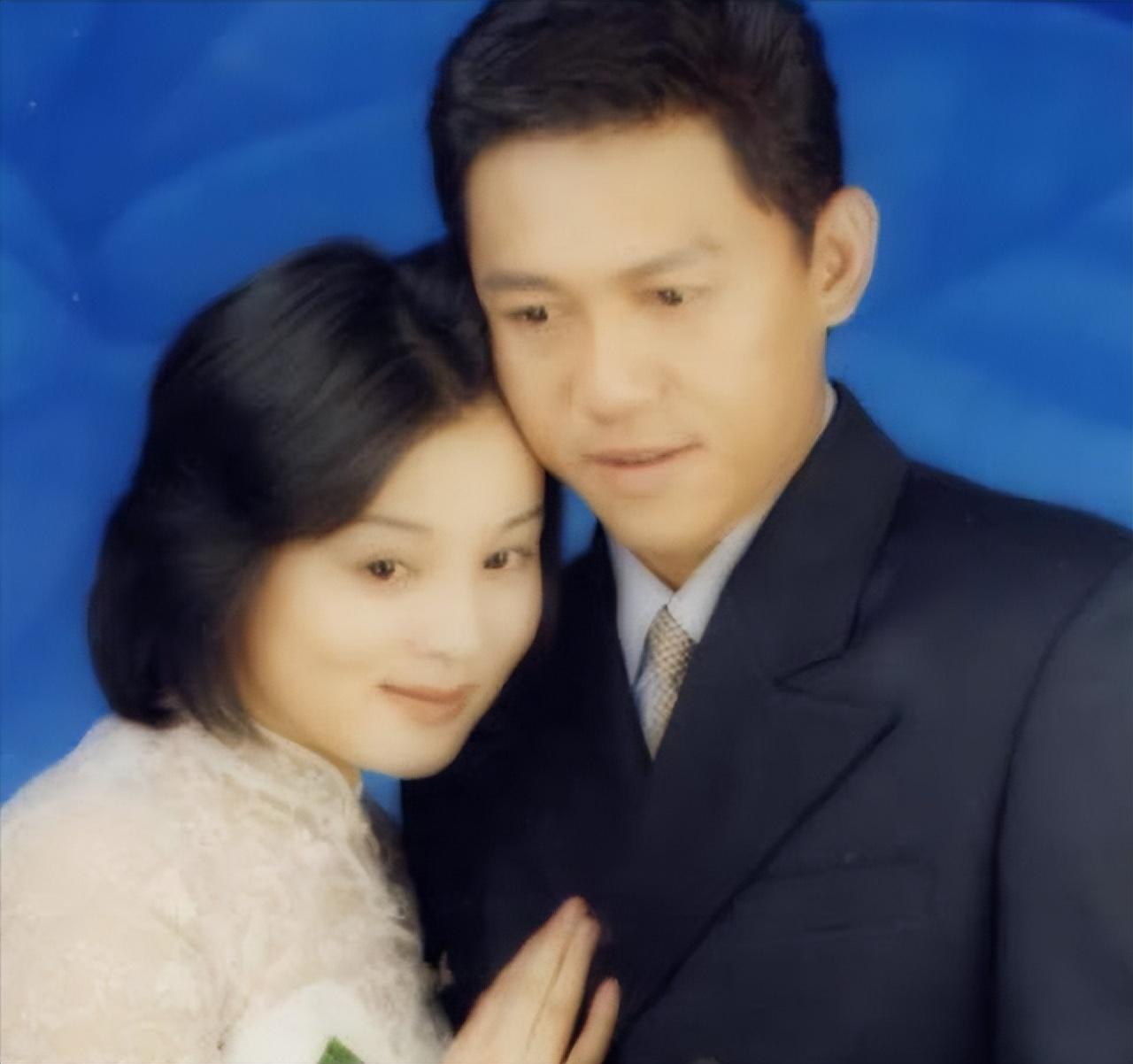 回顾演员赵明明刚出产房被离婚单亲妈妈24年风光背后有眼泪