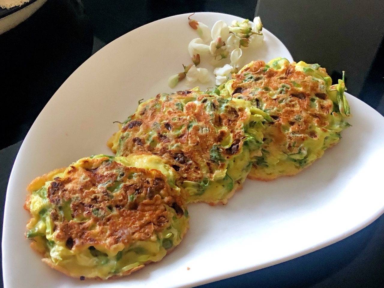 4月宁不吃肉,也要食树上这朵"花",比榆钱还好吃,错过等明年