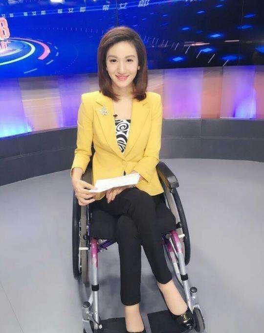 回顾她被称为最美主持人却突然全身瘫痪如今44岁依然未嫁