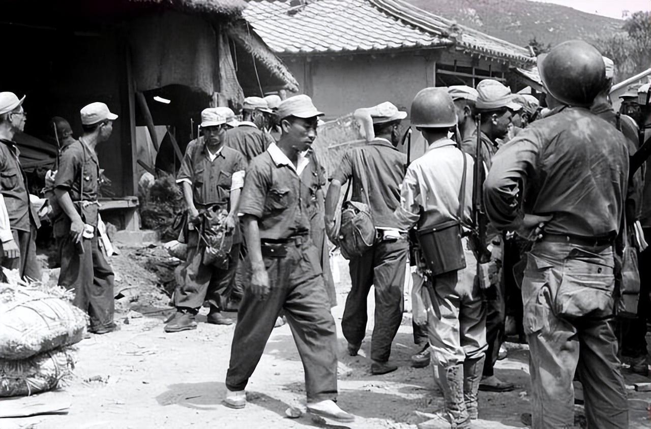 朝鲜军惨败后后方只剩女性我军高层严令犯作风错误者枪毙