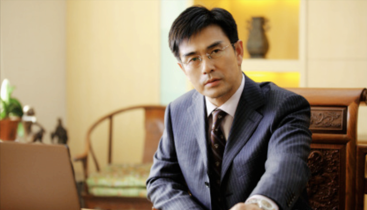 他是被林夏称为"大药瓶子"的邵华阳,扮演他的演员白凡也因此成为众多