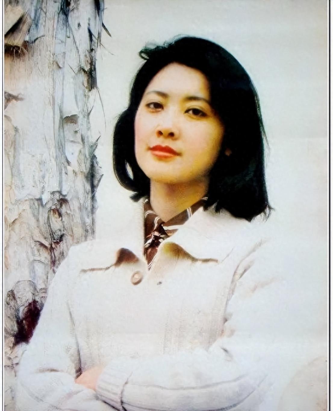 即将拍摄的电影《叛国者》的女主角,见到长相漂亮,气质又出众的朱琳时