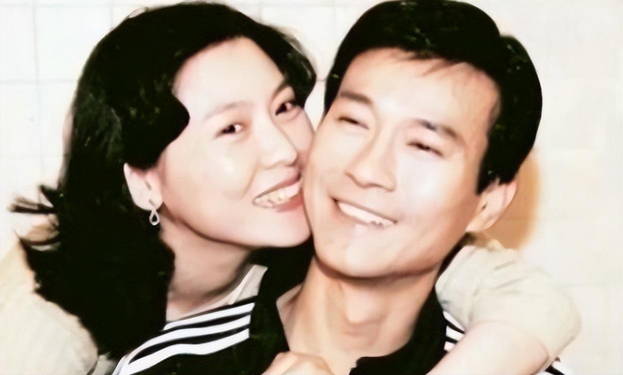 回顾郑少秋大女儿逝世现任妻子回应他们会全力配合卢慧茹