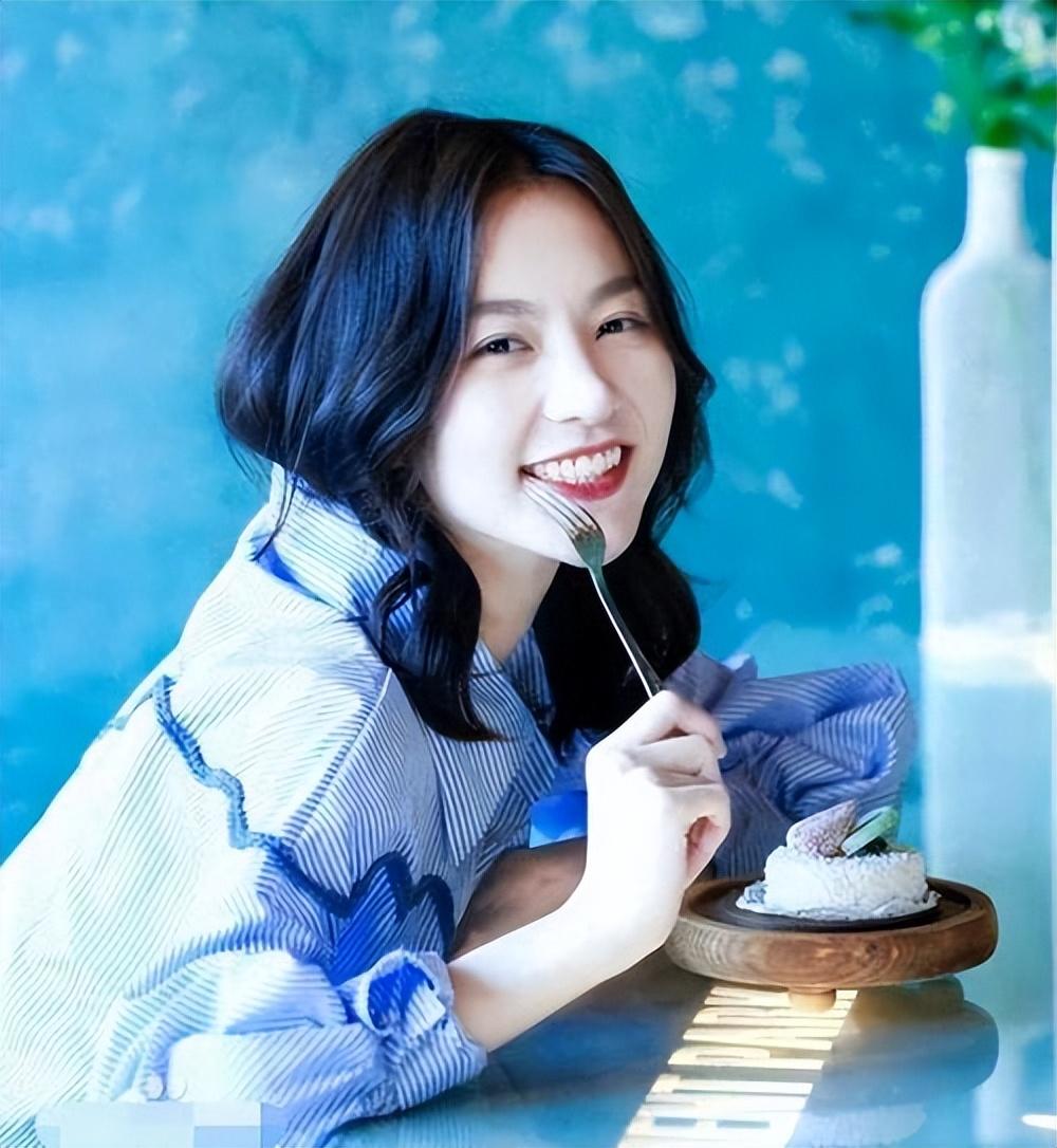 回顾女孩18岁保送北大北漂13年不温不火如今34岁回家卖臭豆腐