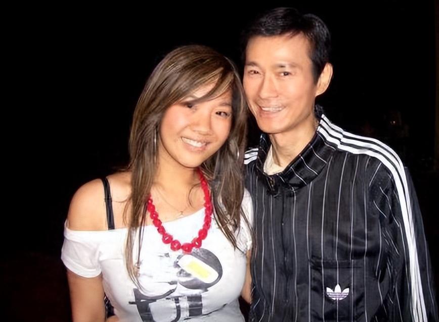 回顾郑少秋大女儿逝世现任妻子回应他们会全力配合卢慧茹