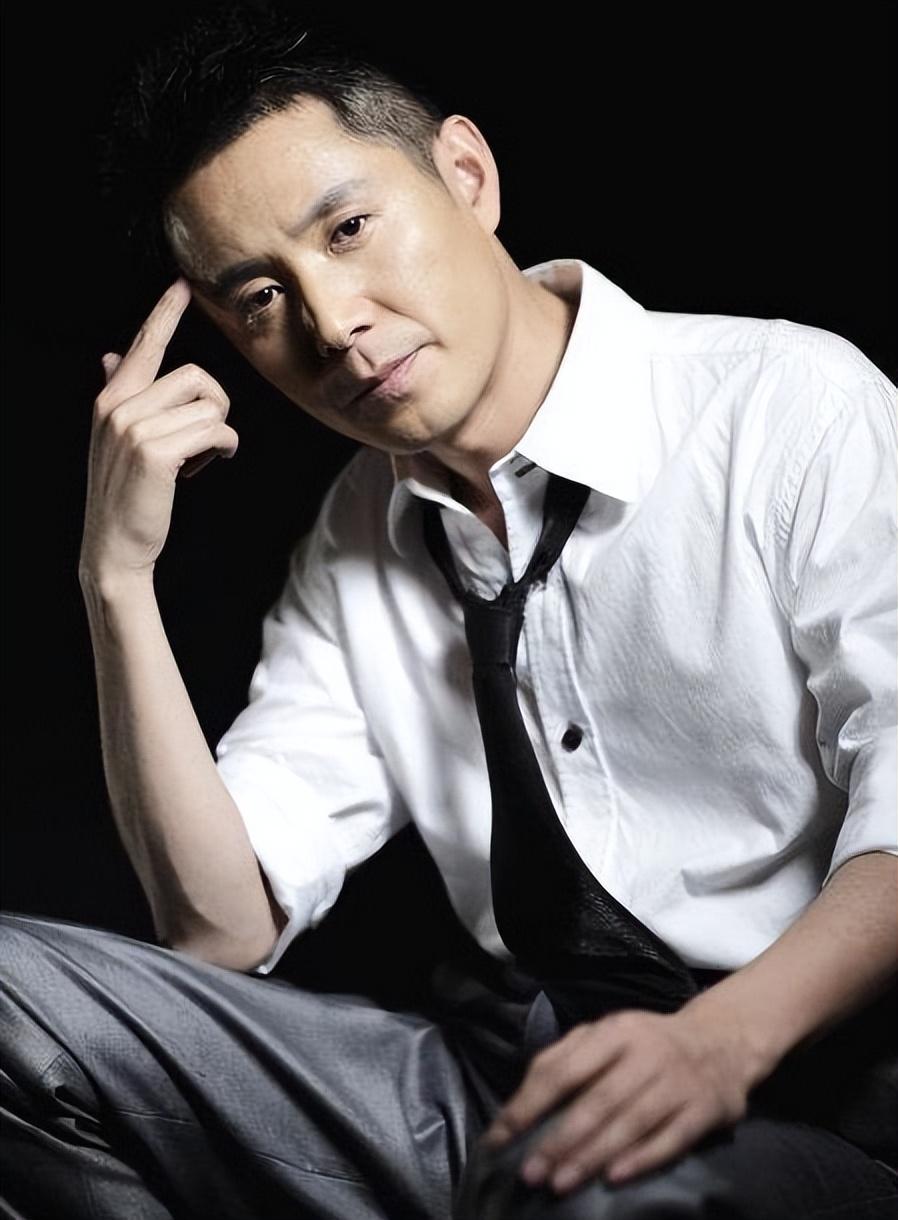 回顾演员郭广平出道多年零绯闻35岁娶小11岁妻子感恩岳父母