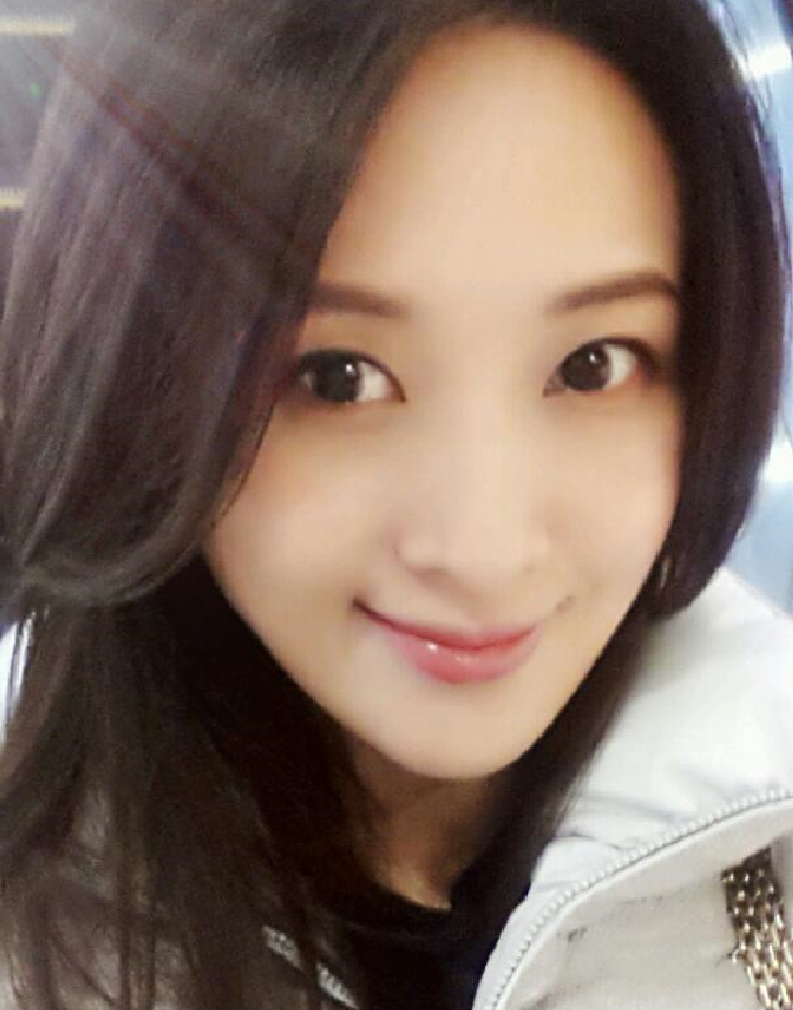 回顾孙艺洲戏外专一与妻子从校园到婚纱恩爱20年