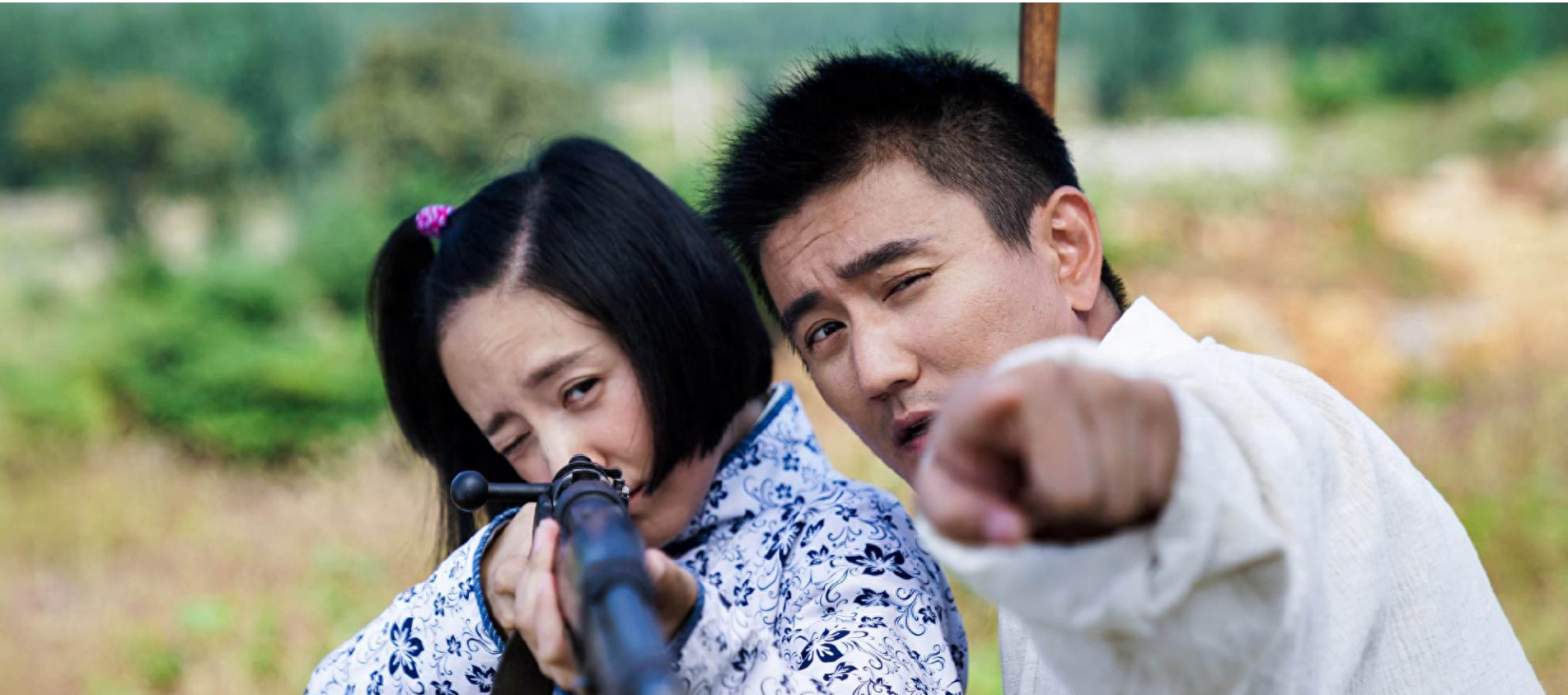 回顾著名童星长大后努力拍戏为何不红不火43岁未婚头发已白