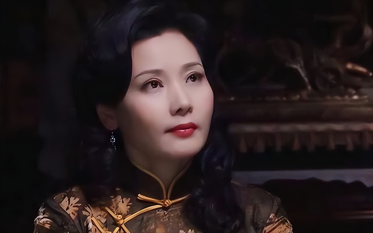 在这种情况下,一些剧团面临着无戏可拍的境地