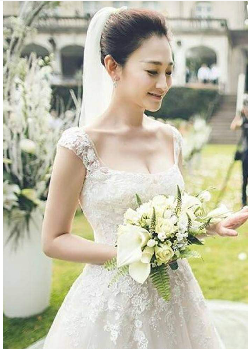 徐梵溪:出道18年不火,男友花5亿娶李小冉,她不吵不闹低调成全