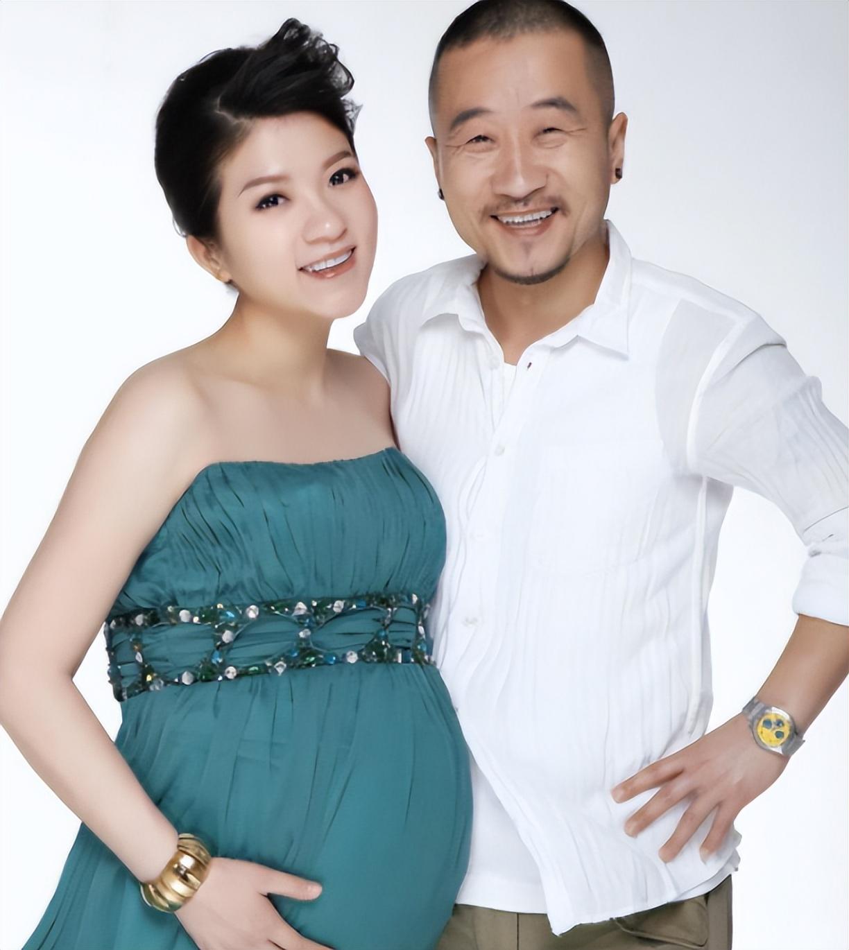 回顾李彧因300万差点跟父亲反目娶小16岁娇妻如今学会享受