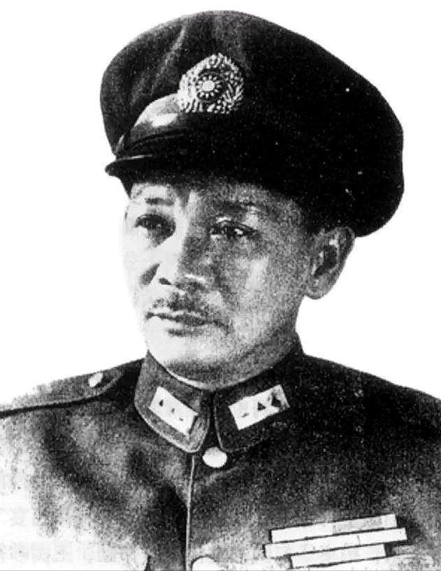 好在有当地民主人士的仗义相助,杨应彬得以进入学校继续学业.