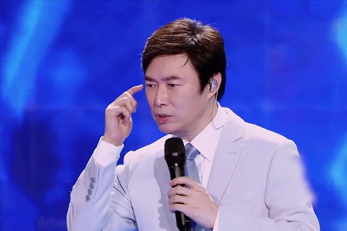 退出舞台后的费玉清近况曝光未婚无子女帮姐姐还千万巨债