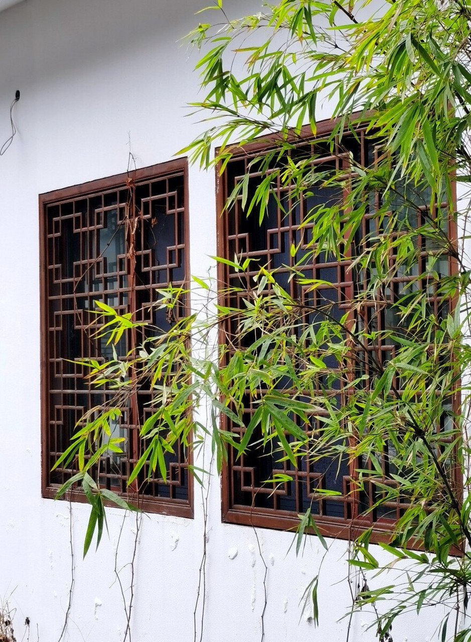 上联:窗前青竹停新燕,邀你对下联?