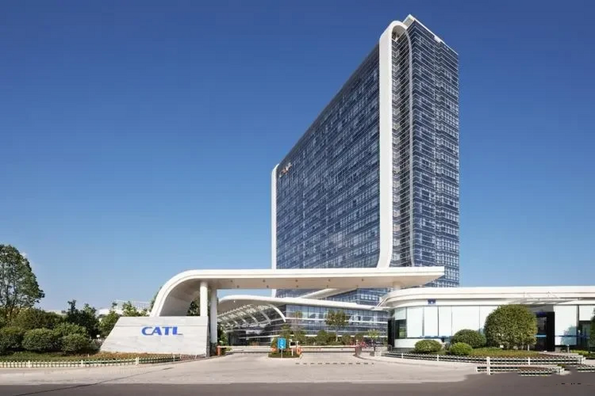 福建十大代表性企业: 第10名,九龙江集团(漳州) 第9名,达利食品集团