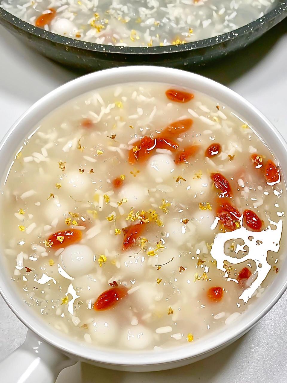 酒酿清甜!小圆子巨q!桂花清香!银耳润泽! 好喝又养颜!滋养润燥!