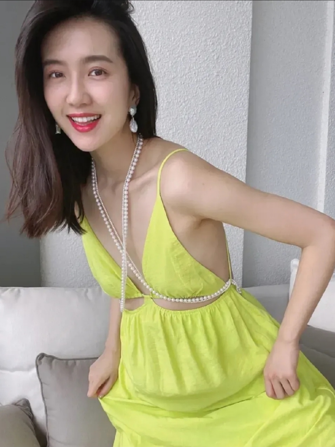 在娱乐圈中许龄月以其独特的时尚品味和优雅气质脱颖而出