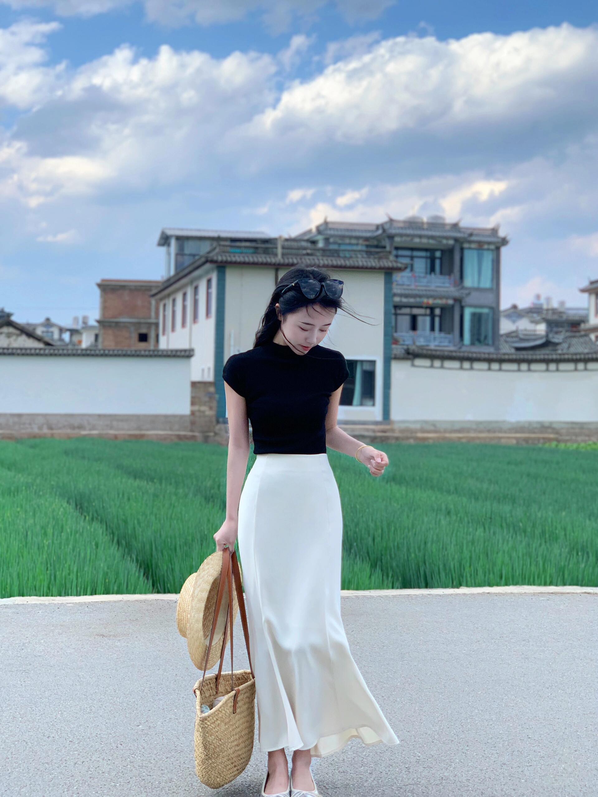 气质穿搭  鱼尾裙搭配白色半身裙搭配通勤穿搭