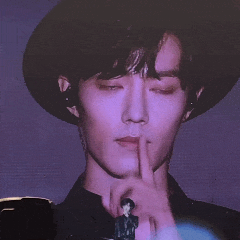 肖战照片再现热搜榜!这颜值,热搜都忍不住为他打call!