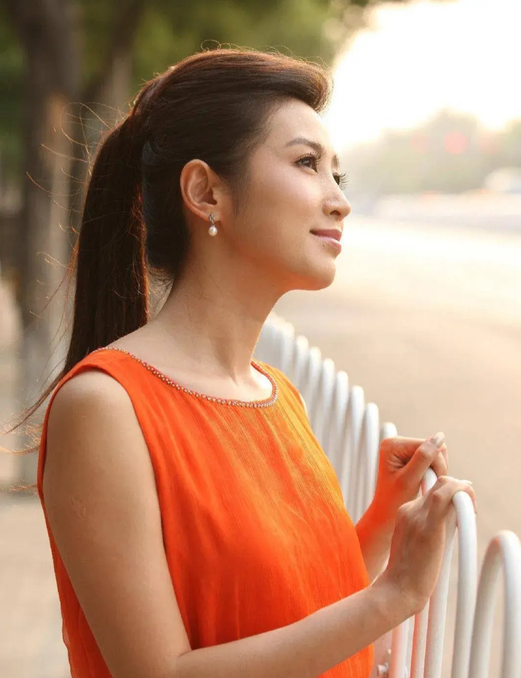 春妮说:我在怀孕的时候遇到了一些问题,就比如说严重贫 血,医生就跟我